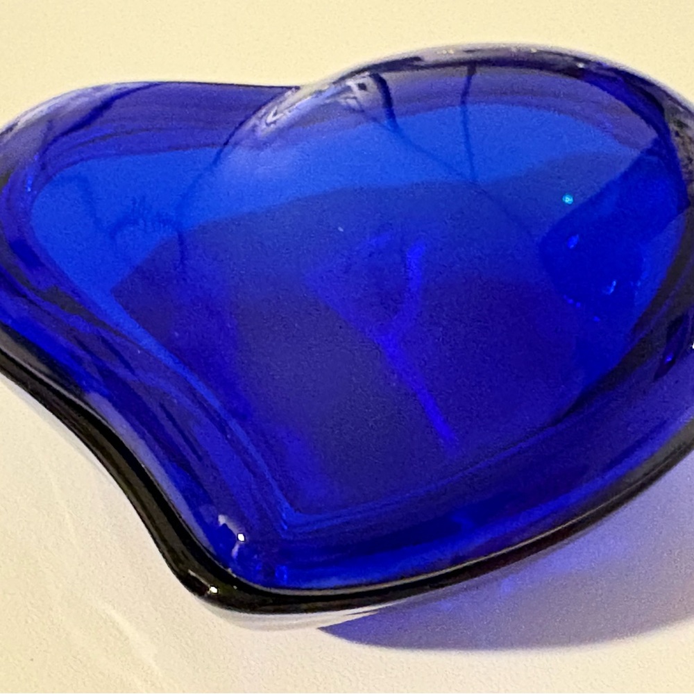 Elsa Peretti for Tiffany & Co. Cobalt Blue Glass Trinket Box - Picture 3 of 8